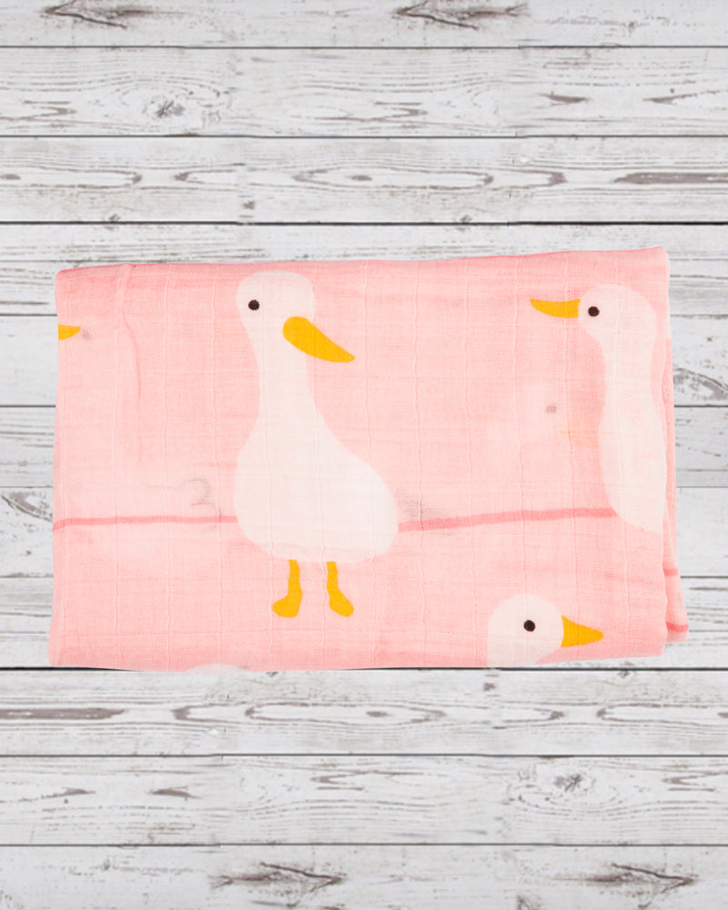 Swaddle blankets(white Ducklin)